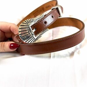 Justin Boots Brown top grain Leather Belt with Silver Western Buckle women’s 32